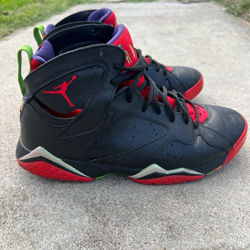 Jordan 7 Marvin the Martian 👽 Black and Red High-Top Sneakers with Iconic Design